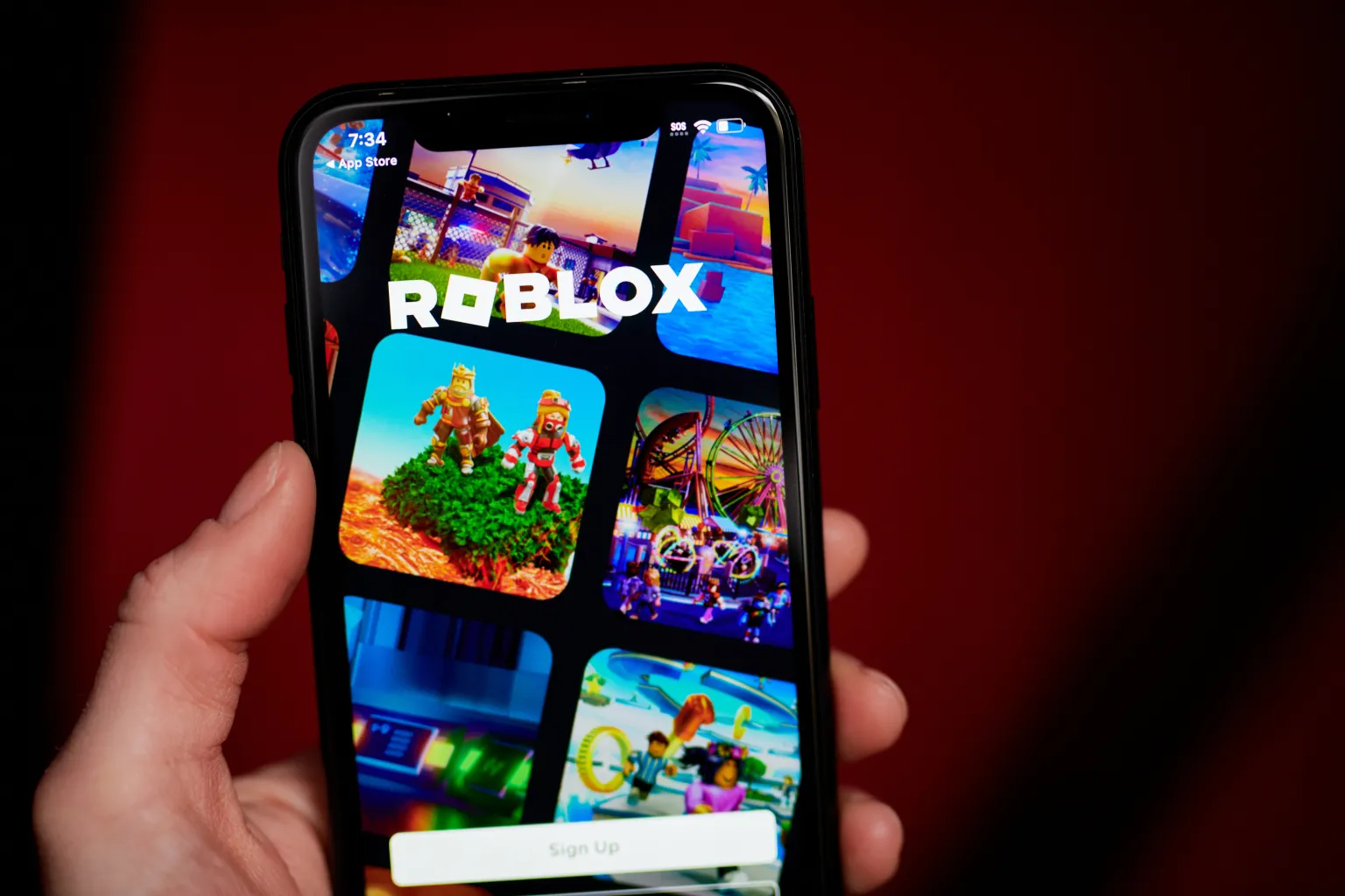 Roblox introduces global age verification to access chat features in 2026